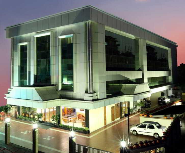 Hotel Grand Seasons Kochi Exterior foto